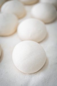 Fermentación lenta del pan de masa madre elaborado con levadura natural